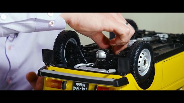 Lada Niva 4x4 BA3-2121 Hachette  IXO 18 présentation 1