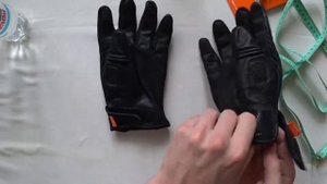 Обзор мотоперчаток Icon Automag