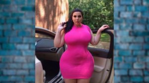 Curvy Model Nicole Nurko...Wiki,family, Boy Friend, net wrorth,,age,body measurements