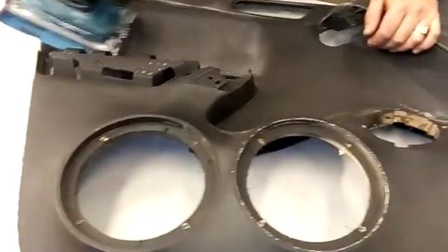 Подготовка дверных карт к перетяжке Процесс работы Авто Ателье АврорА 984 97 29