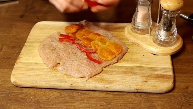 РУЛЕТИКИ из куриного филе с курагой