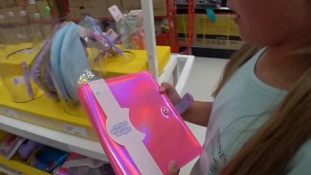 США Покупки к школе! Покупаем канцелярию, рюкзаки и обувь к школе / Бэк ту скул 2021 в Америке смотреть онлайн