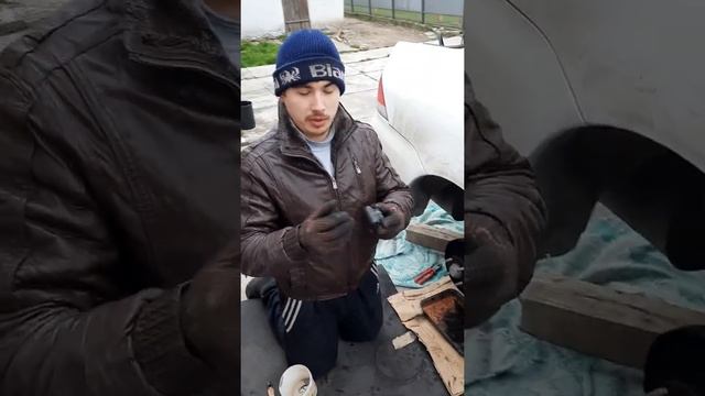 Как заменить тормозной цилиндр / Замена тормозного цилиндра на Митсубиси лансер 9