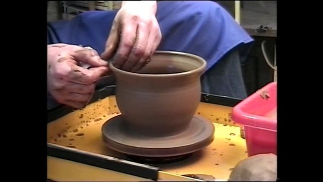 ИЗГОТОВЛЕНИЕ СОСУДОВ ИЗ ГЛИНЫ НА ГОНЧАРНОМ КРУГЕ