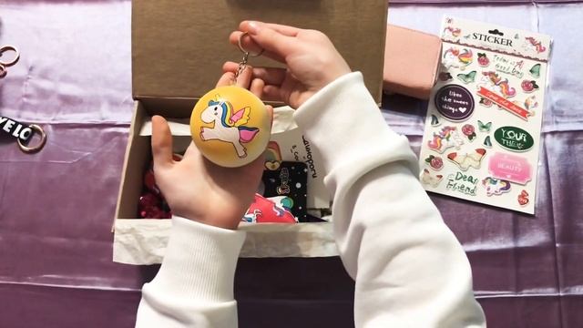 ЧТО МНЕ ПОДАРИЛИ на ДЕНЬ РОЖДЕНИЯ!?? / ОБЗОР НА МОИ ПОДАРКИ / ЭмКи-Эм / смотреть онлайн