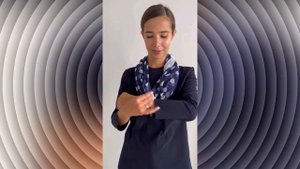 А вы так носите? Показываем новый способ носить наши шарфы с магнитной застежкой.