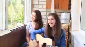 Девчонки классно поют под гитару!