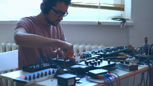 Live Jam Session#12 - Volca FM / TR8 / Microbrute / Waldorf Rocket / Beatstep - Techno смотреть онлайн