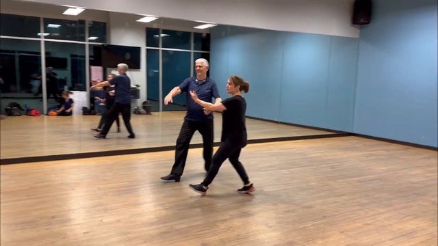 Bronze basics into silver American smooth Foxtrot. Basic timing, grapevine timing, box timing смотреть онлайн