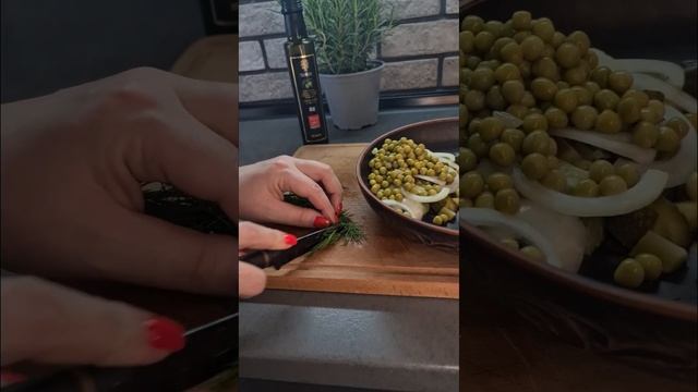 Салат с жареной картошкой. Asmr cooking смотреть онлайн