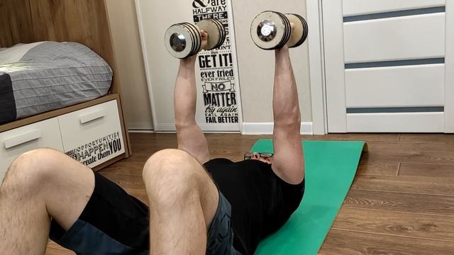 Тренируемся дома. Трицепс с гантелями лёжа смотреть онлайн