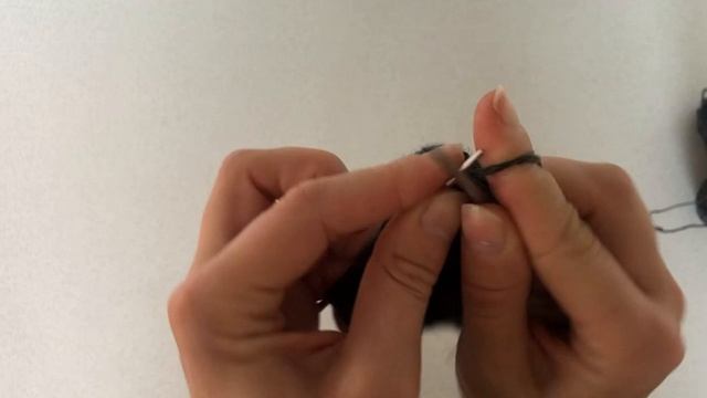 Мужские перчатки спицам//Мастер-класс для левшей смотреть онлайн