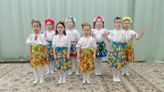 Коллектив "Василек" - песня "Мир похож на цветной круг" смотреть онлайн