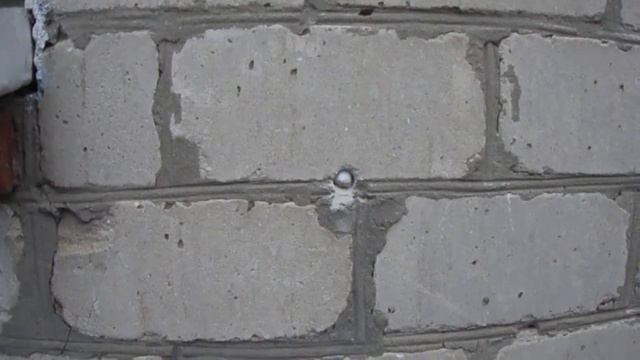 Утепление дома жидким утеплителем. Заливной пеноизол внутри зазора в стене дома
