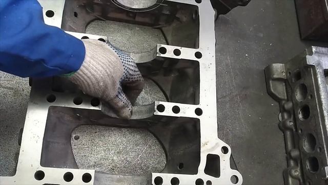 Сварка чугуна ( постели колен вала ) И опять , напыление... исправление . смотреть онлайн