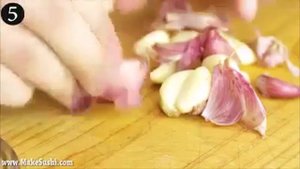 Как быстро почистить чеснок