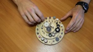 Самодельная стойка для насадок на гравер