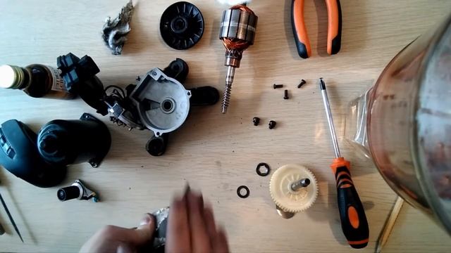 Обслуживание, чистка, смазка моторчика с редуктором трапеции дворников смотреть онлайн