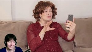 БАБУШКА СМОТРИТ КОРОЧЕ ГОВОРЯ, Я ДЕВУШКА // Реакция на OneTwo