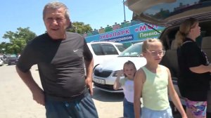 Едем в АКВАПАРК. Хотели заплести АФРОКОСЫ и передумали. 22.07.23.