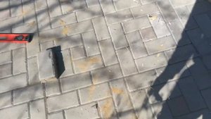 Поднимаем яму на тротуарной плитке