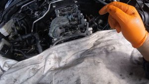 How to drill a broken bolt from an aluminum block head / Как высверлить сломанный болт