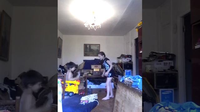 Шалим когда родителей нет дома! смотреть онлайн