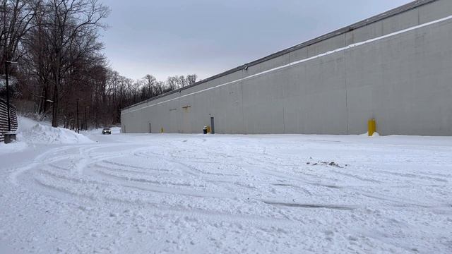 Rivian R1T Snow Drive смотреть онлайн