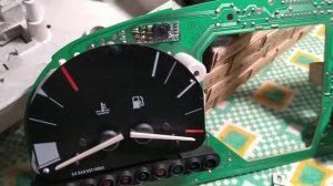 Заміна стабілізатора напруги TCA700Y  приборної панелі Seat Toledo 1L; Passat B-III