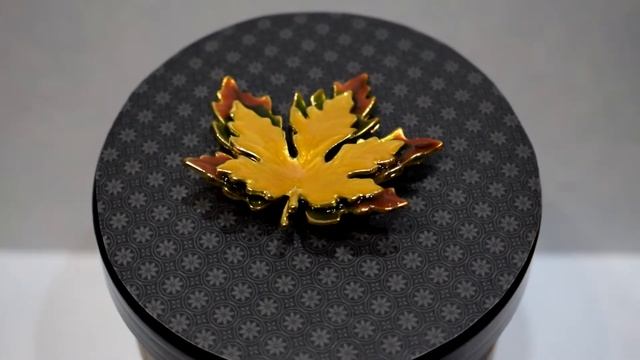 Брошь "Осенние кленовые листья" (США) смотреть онлайн