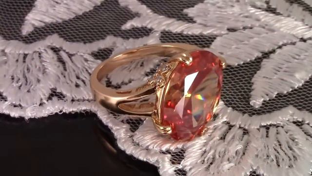 Видное кольцо с фианитами, топазом, покрытое золотом смотреть онлайн