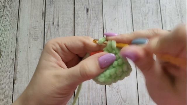 🌷ТЮЛЬПАН ИЗ ПЛЮШЕВОЙ ПРЯЖИ ВЯЗАНЫЙ КРЮЧКОМ🌷crochet tulip🌷 gehäkelte tulpen