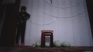 2 часть/Вешаю гирлянду на стену