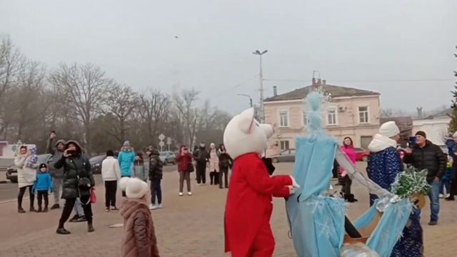 Счастливы в Ейске. А вы посетили 24 декабря, Карнавал в Ейске? смотреть онлайн