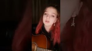 маленькая девочка в шикарном авто