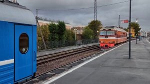 Тепловоз ТЭП70-0254 (СПб - Брест), прицепка, Витебский вокзал, г.СПб, 12.10.2023г.(4K UHD)