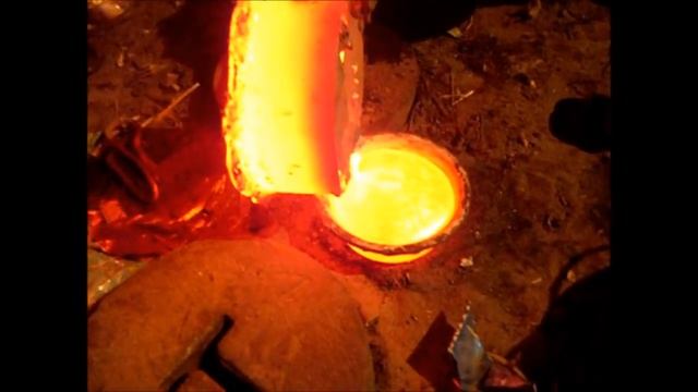 ПЛАВИМ АЛЮМИНИЙ или КАК ПРАВИЛЬНО ПЛАВИТЬ АЛЮМИНИЕВЫЕ БАНКИ В ДОМАШНИХ УСЛОВИЯХ MELT ALUMINIUM смотреть онлайн