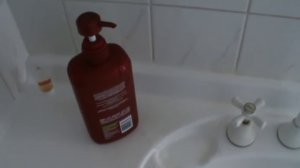 Как использовать дозатор шампуня