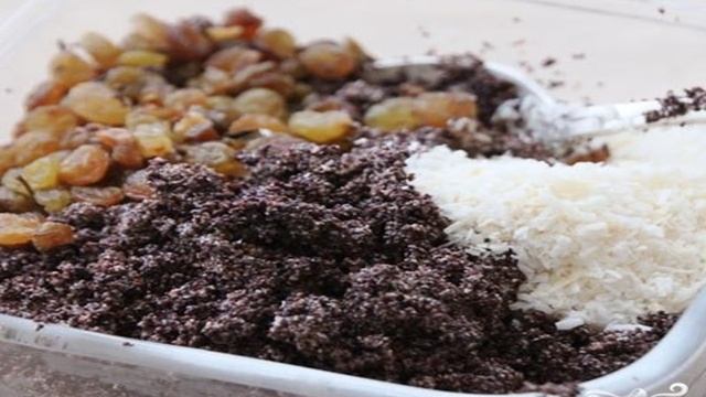 Петух с маковой начинкой