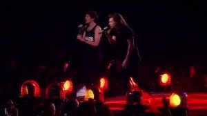 One Direction - Drag Me Down live (2015)