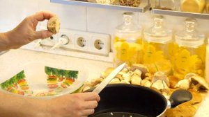 011. Обработка грибов