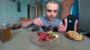 МУКБАНГ ПЮРЕ / ГОРБУША ЗАПЕЧЕННАЯ / САЛАТ ВИНЕГРЕТ / КАПУСТА МАРИНОВАННАЯ / EATING Mukbang ASMR АСМР