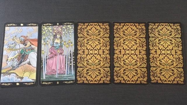 ПОЧЕМУ ОН ОБИДЕЛСЯ?/ПОЧЕМУ ОН МОЛЧИТ?/Tarot divination/ Школа Таро Golden Charm