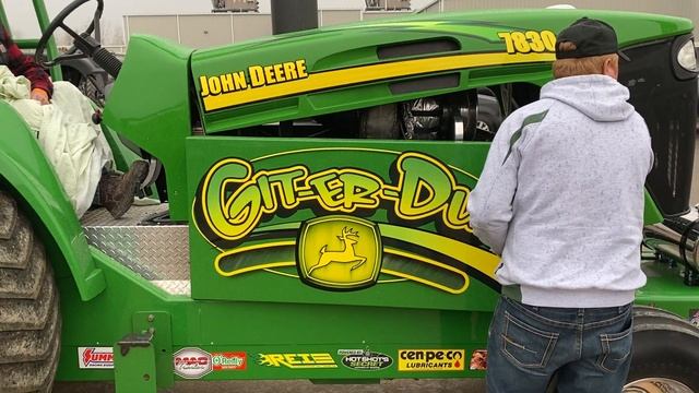 Git R Done John Deere Startup!!! смотреть онлайн