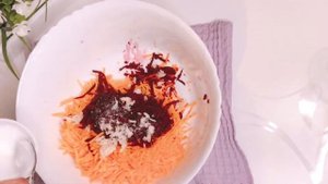Салат за 5 минут из свёклы и моркови