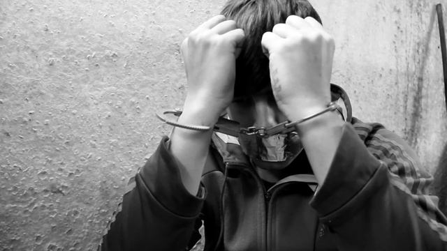 Парень читает стих l    Жить, а не существовать