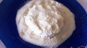 Кокосовые сырники с шоколадным соусом