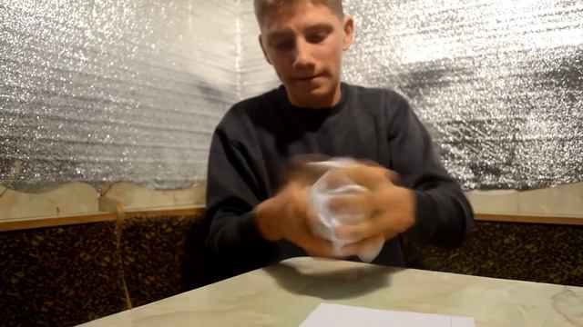 Лайфхак для развлечения в школе | Самодельный Мяч ! смотреть онлайн