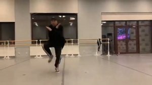 Мастер-класс от солиста театра Аллы Духовой Todes Никиты Мусатова