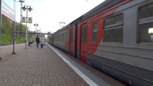 ЭР2Т-7157 и ЭД4М-0300 на станции Москва-Сортировочная-Киевская
